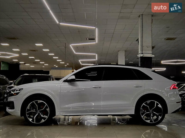 Білий Ауді Q8, об'ємом двигуна 3 л та пробігом 100 тис. км за 41999 $, фото 1 на Automoto.ua