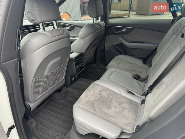 Білий Ауді Q8, об'ємом двигуна 3 л та пробігом 68 тис. км за 55500 $, фото 30 на Automoto.ua