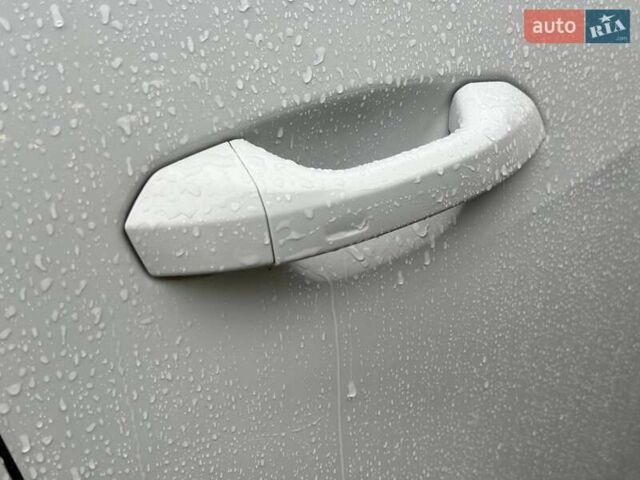 Білий Ауді Q8, об'ємом двигуна 3 л та пробігом 139 тис. км за 48000 $, фото 60 на Automoto.ua