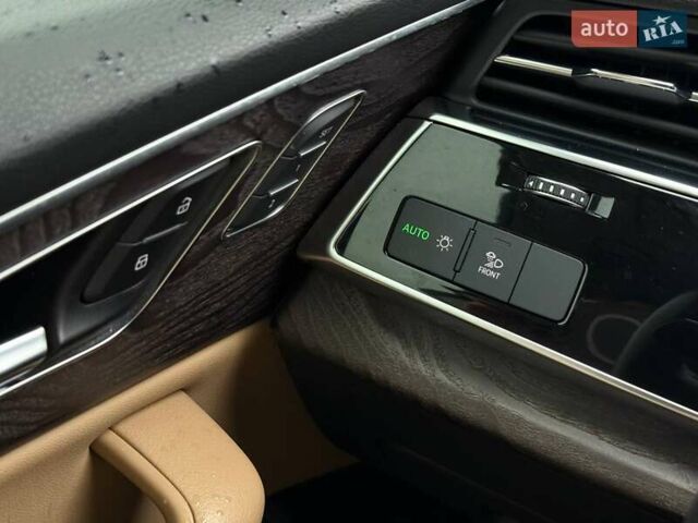 Білий Ауді Q8, об'ємом двигуна 3 л та пробігом 139 тис. км за 48000 $, фото 29 на Automoto.ua