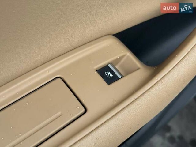 Білий Ауді Q8, об'ємом двигуна 3 л та пробігом 139 тис. км за 48000 $, фото 43 на Automoto.ua