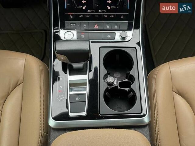 Білий Ауді Q8, об'ємом двигуна 3 л та пробігом 139 тис. км за 48000 $, фото 54 на Automoto.ua