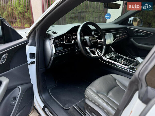 Ауди Q8 2018 в Киеве на Automoto.ua Белый Ауди Q8, объемом двигателя 3 л и пробегом 83 тыс. км за 49900 $, фото 12 на Automoto.ua