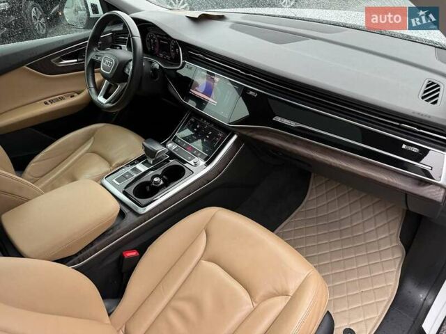Білий Ауді Q8, об'ємом двигуна 3 л та пробігом 139 тис. км за 48000 $, фото 68 на Automoto.ua