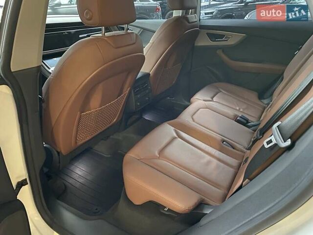 Белый Ауди Q8, объемом двигателя 2.97 л и пробегом 83 тыс. км за 55000 $, фото 16 на Automoto.ua