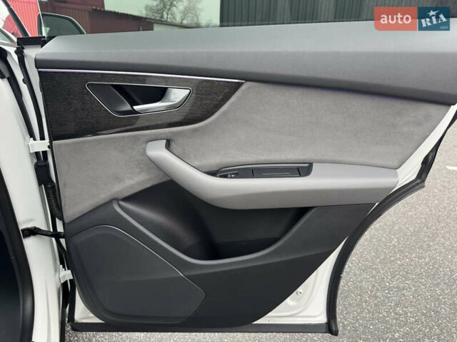 Білий Ауді Q8, об'ємом двигуна 3 л та пробігом 68 тис. км за 55500 $, фото 25 на Automoto.ua
