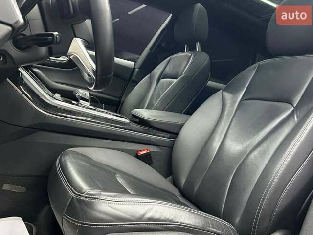 Белый Ауди Q8, объемом двигателя 3 л и пробегом 140 тыс. км за 56000 $, фото 9 на Automoto.ua