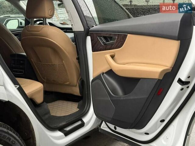 Білий Ауді Q8, об'ємом двигуна 3 л та пробігом 139 тис. км за 48000 $, фото 55 на Automoto.ua