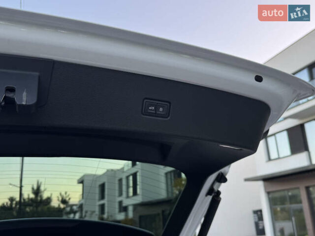 Белый Ауди Q8, объемом двигателя 3 л и пробегом 160 тыс. км за 52900 $, фото 63 на Automoto.ua