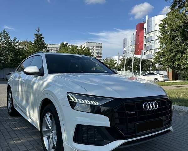 Білий Ауді Q8, об'ємом двигуна 3 л та пробігом 118 тис. км за 64999 $, фото 2 на Automoto.ua