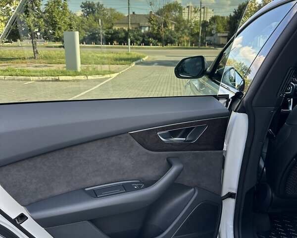 Білий Ауді Q8, об'ємом двигуна 3 л та пробігом 118 тис. км за 64999 $, фото 34 на Automoto.ua