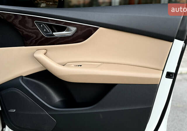 Білий Ауді Q8, об'ємом двигуна 3 л та пробігом 122 тис. км за 49999 $, фото 24 на Automoto.ua