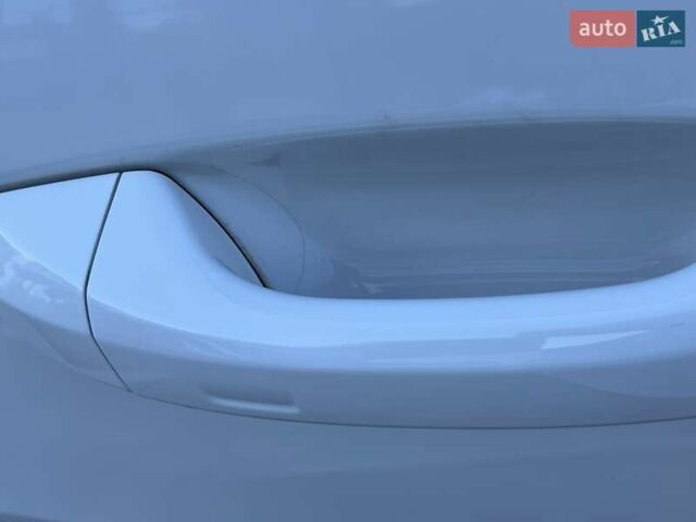 Белый Ауди Q8, объемом двигателя 3 л и пробегом 74 тыс. км за 63999 $, фото 7 на Automoto.ua