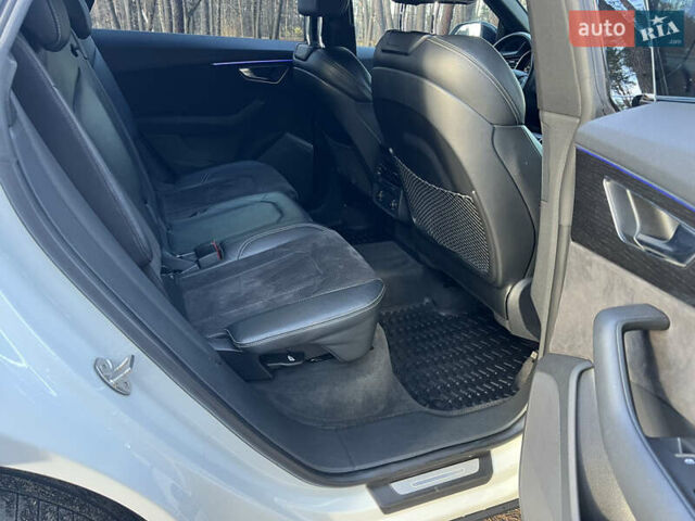 Белый Ауди Q8, объемом двигателя 2.97 л и пробегом 213 тыс. км за 54200 $, фото 13 на Automoto.ua