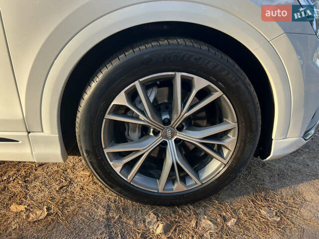 Белый Ауди Q8, объемом двигателя 2.97 л и пробегом 213 тыс. км за 54200 $, фото 8 на Automoto.ua