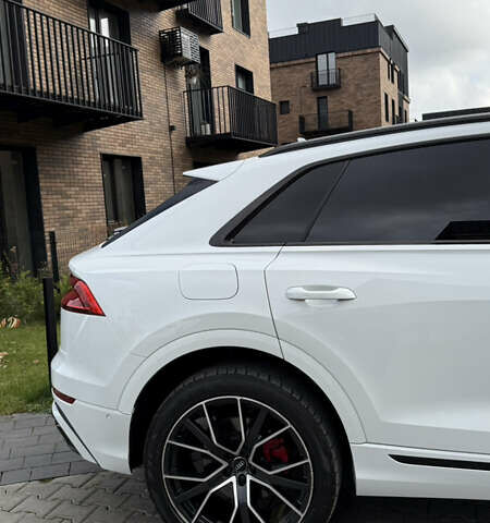 Белый Ауди Q8, объемом двигателя 0 л и пробегом 99 тыс. км за 59800 $, фото 4 на Automoto.ua