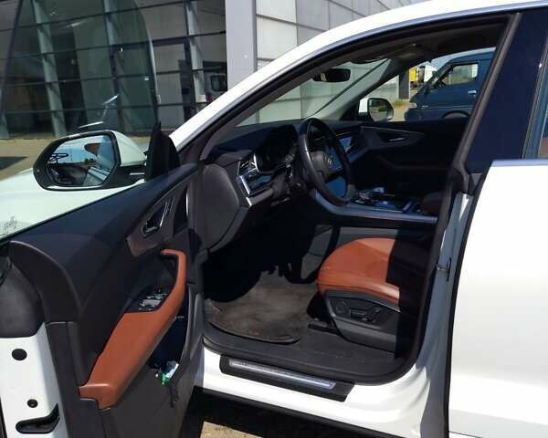 Белый Ауди Q8, объемом двигателя 2.97 л и пробегом 167 тыс. км за 58000 $, фото 5 на Automoto.ua