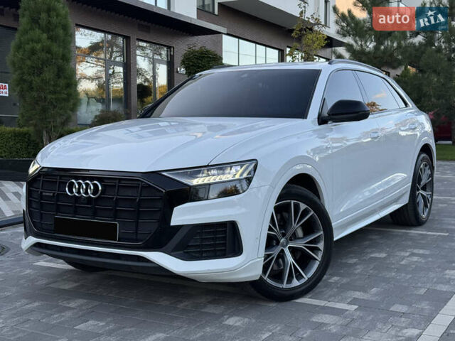 Белый Ауди Q8, объемом двигателя 3 л и пробегом 155 тыс. км за 53999 $, фото 1 на Automoto.ua