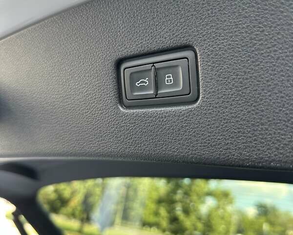 Білий Ауді Q8, об'ємом двигуна 3 л та пробігом 118 тис. км за 64999 $, фото 40 на Automoto.ua