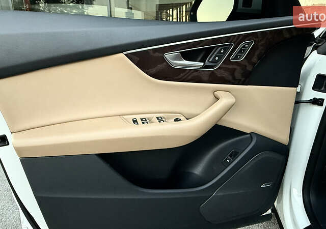 Білий Ауді Q8, об'ємом двигуна 3 л та пробігом 122 тис. км за 49999 $, фото 42 на Automoto.ua