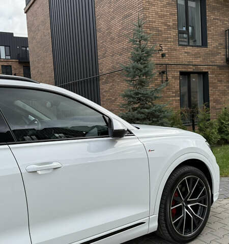 Белый Ауди Q8, объемом двигателя 0 л и пробегом 99 тыс. км за 59800 $, фото 3 на Automoto.ua
