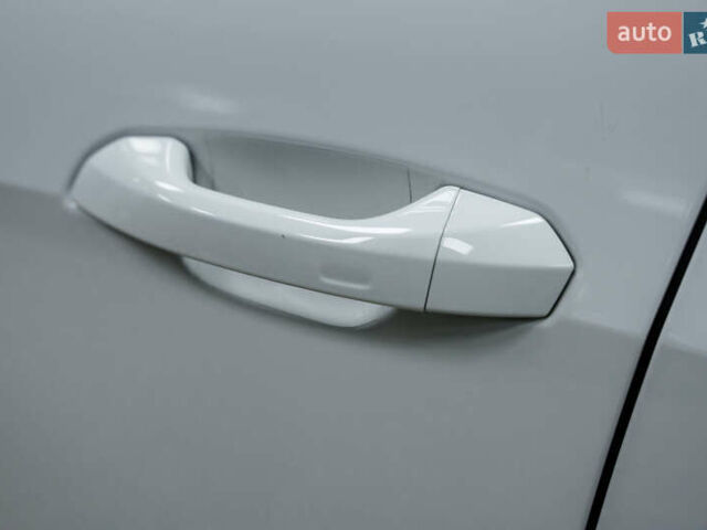 Белый Ауди Q8, объемом двигателя 3 л и пробегом 60 тыс. км за 62300 $, фото 6 на Automoto.ua