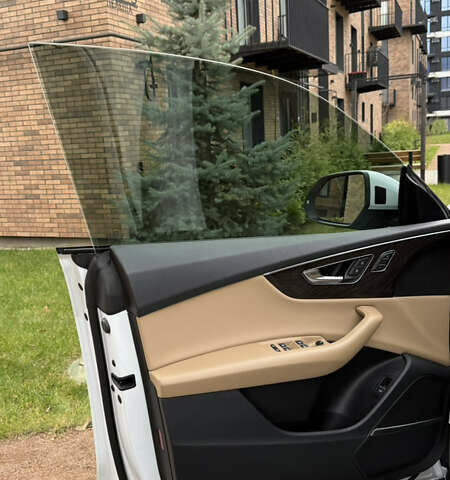 Белый Ауди Q8, объемом двигателя 0 л и пробегом 99 тыс. км за 59800 $, фото 26 на Automoto.ua