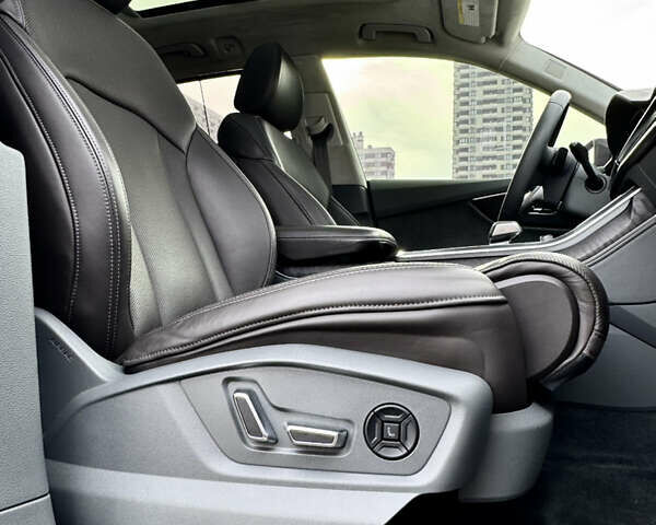 Білий Ауді Q8, об'ємом двигуна 3 л та пробігом 108 тис. км за 54999 $, фото 49 на Automoto.ua