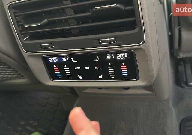 Белый Ауди Q8, объемом двигателя 2.97 л и пробегом 50 тыс. км за 49999 $, фото 10 на Automoto.ua