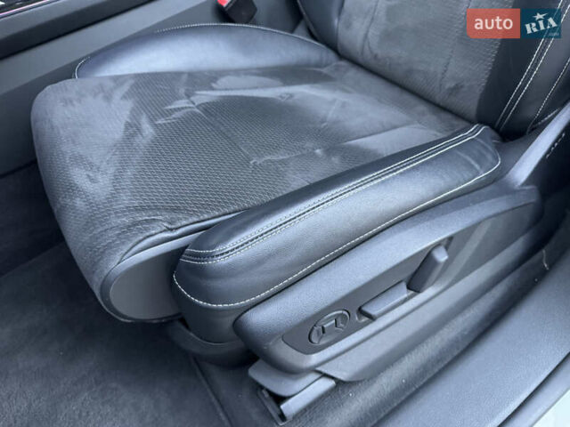 Белый Ауди Q8, объемом двигателя 3 л и пробегом 160 тыс. км за 52900 $, фото 55 на Automoto.ua