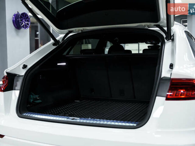 Белый Ауди Q8, объемом двигателя 3 л и пробегом 60 тыс. км за 62300 $, фото 11 на Automoto.ua