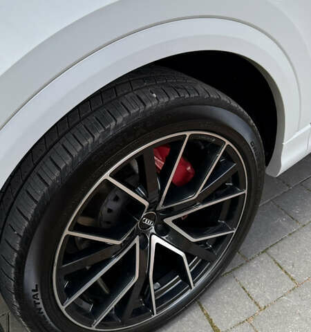 Белый Ауди Q8, объемом двигателя 0 л и пробегом 99 тыс. км за 59800 $, фото 13 на Automoto.ua