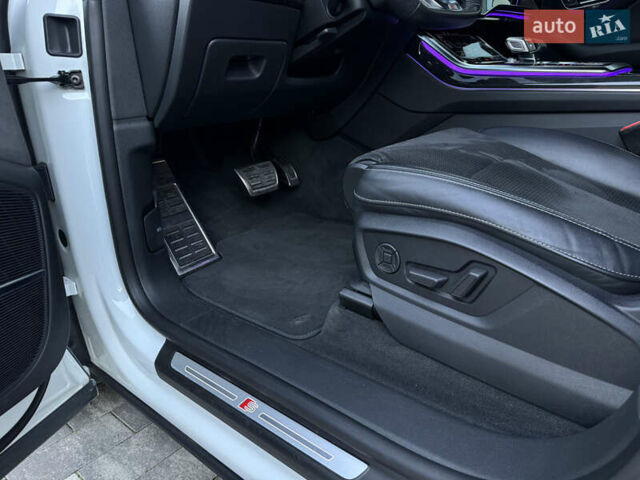 Белый Ауди Q8, объемом двигателя 3 л и пробегом 160 тыс. км за 52900 $, фото 59 на Automoto.ua