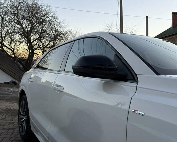 Білий Ауді Q8, об'ємом двигуна 2.97 л та пробігом 150 тис. км за 58000 $, фото 2 на Automoto.ua