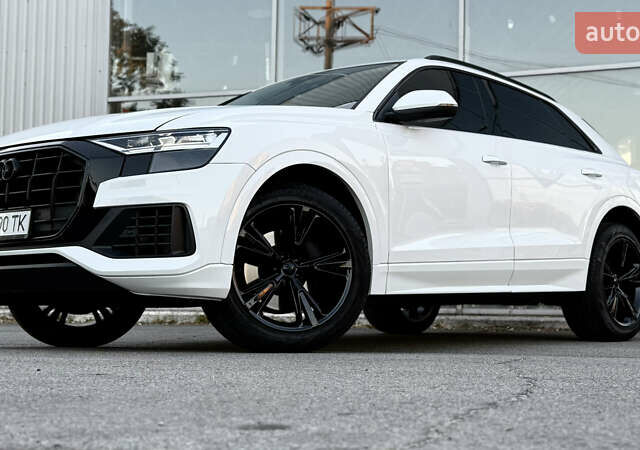 Белый Ауди Q8, объемом двигателя 3 л и пробегом 122 тыс. км за 54500 $, фото 3 на Automoto.ua