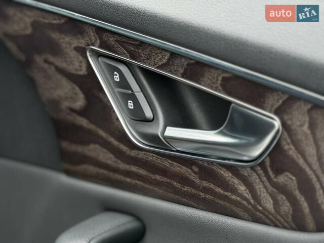 Белый Ауди Q8, объемом двигателя 3 л и пробегом 142 тыс. км за 43000 $, фото 11 на Automoto.ua