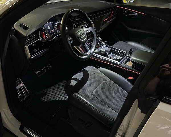 Белый Ауди Q8, объемом двигателя 3 л и пробегом 88 тыс. км за 55000 $, фото 11 на Automoto.ua