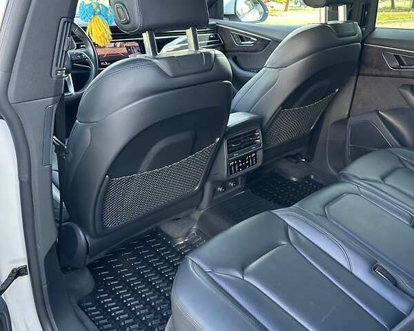 Білий Ауді Q8, об'ємом двигуна 3 л та пробігом 118 тис. км за 64999 $, фото 31 на Automoto.ua