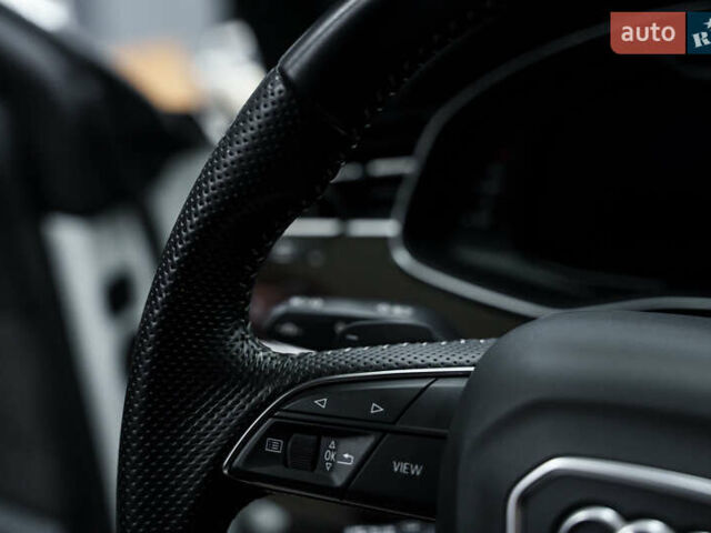 Белый Ауди Q8, объемом двигателя 3 л и пробегом 60 тыс. км за 62300 $, фото 25 на Automoto.ua