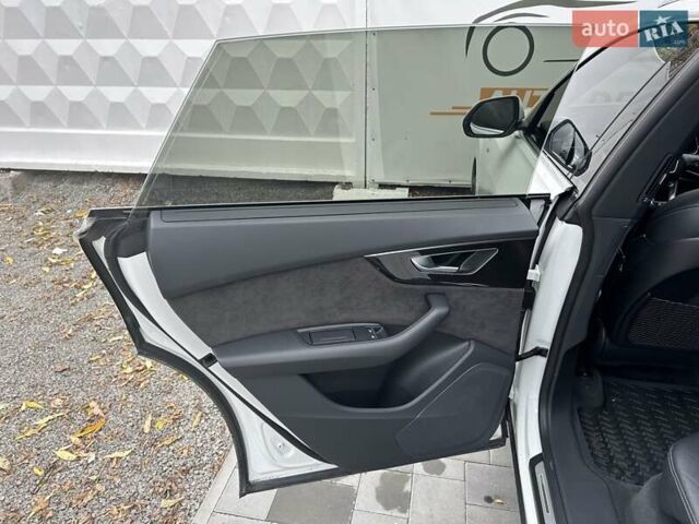 Ауді Q8 2019 у Києві на Automoto.ua Білий Ауді Q8, об'ємом двигуна 3 л та пробігом 60 тис. км за 64990 $, фото 44 на Automoto.ua