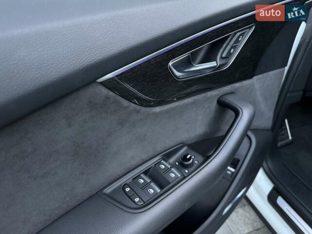 Белый Ауди Q8, объемом двигателя 3 л и пробегом 160 тыс. км за 52900 $, фото 57 на Automoto.ua