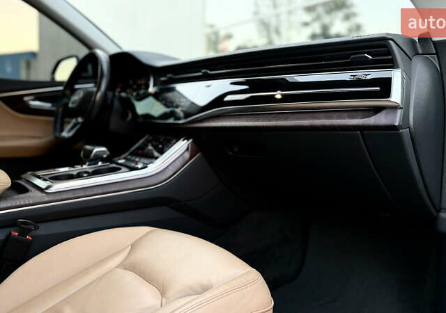 Білий Ауді Q8, об'ємом двигуна 3 л та пробігом 122 тис. км за 49999 $, фото 26 на Automoto.ua