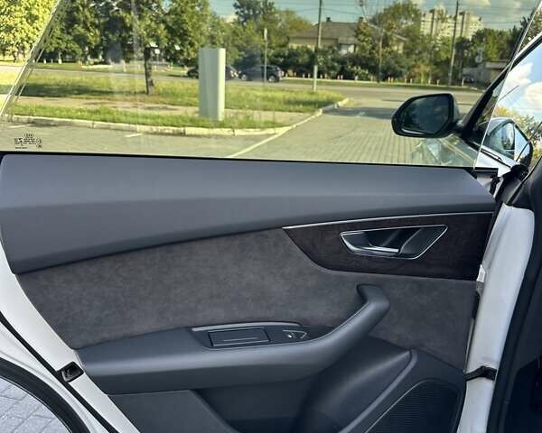 Білий Ауді Q8, об'ємом двигуна 3 л та пробігом 118 тис. км за 64999 $, фото 36 на Automoto.ua