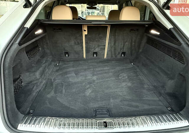 Білий Ауді Q8, об'ємом двигуна 3 л та пробігом 122 тис. км за 49999 $, фото 35 на Automoto.ua