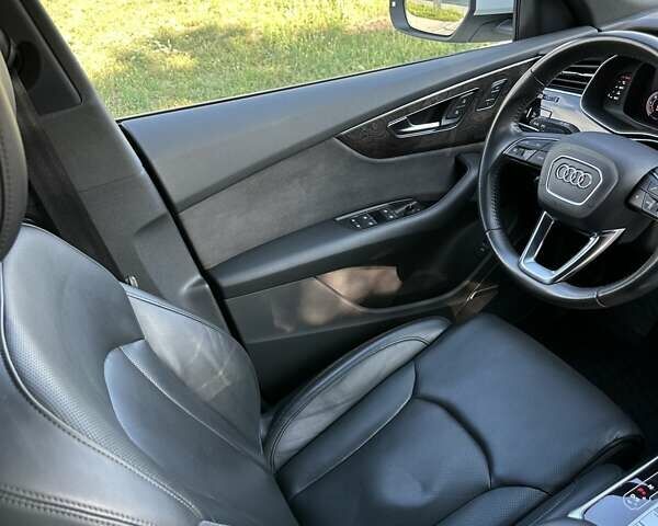 Білий Ауді Q8, об'ємом двигуна 3 л та пробігом 118 тис. км за 64999 $, фото 24 на Automoto.ua