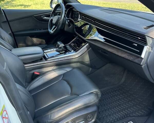 Білий Ауді Q8, об'ємом двигуна 3 л та пробігом 118 тис. км за 64999 $, фото 18 на Automoto.ua