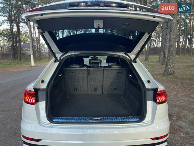 Белый Ауди Q8, объемом двигателя 2.97 л и пробегом 213 тыс. км за 54200 $, фото 14 на Automoto.ua