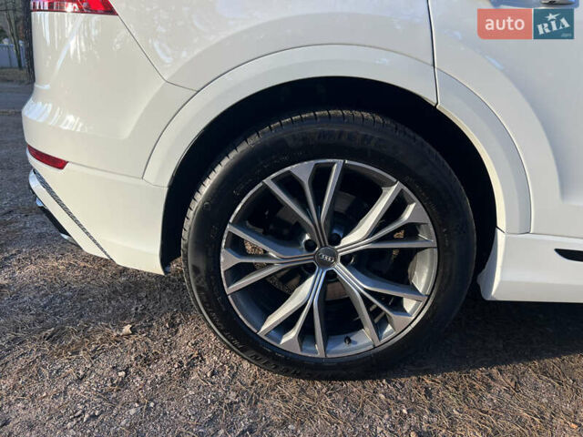 Белый Ауди Q8, объемом двигателя 2.97 л и пробегом 213 тыс. км за 54200 $, фото 9 на Automoto.ua