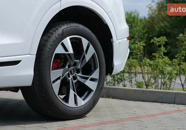 Белый Ауди Q8, объемом двигателя 3 л и пробегом 110 тыс. км за 56000 $, фото 6 на Automoto.ua