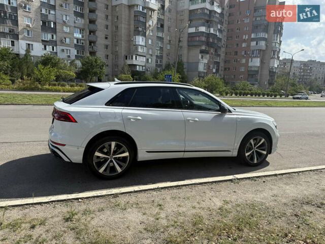 Белый Ауди Q8, объемом двигателя 2.97 л и пробегом 155 тыс. км за 53000 $, фото 5 на Automoto.ua